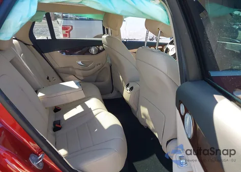 2017 Mercedes-Benz Glc 300 4Matic z USA, uszkodzony, nr VIN WDC0G4KB5HF239371